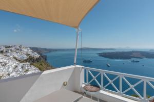 Blue Dolphins Apartments Santorini Greece