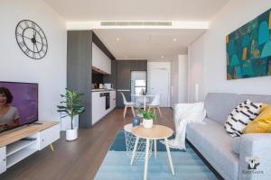 KOZYGURU DOCKLANDS LUXURY WATER VIEW APT 1 BED VDO915