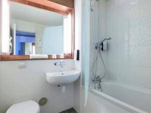 Hotels Campanile Rouen Nord - Barentin : Chambre Lits Jumeaux avec 2 Lits Simples et 1 Lit Junior