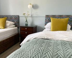 Twin Room en suite room in Jingles