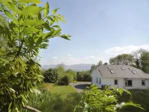Madams Hill House Killarney by Trident Holiday Homes - Fossa
