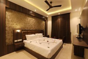 Mayuraa Residency