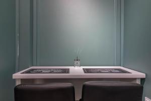 Luxury Urban Lofts Across Baseina 5а & Arena