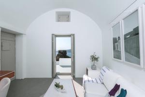 Grace Hotel Santorini, Auberge Resorts Collection Santorini Greece