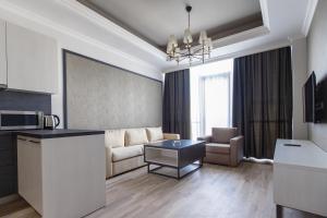 One-Bedroom Apartment room in Hilltop North Avenue