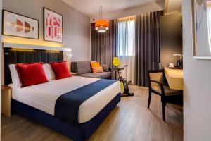 Standard Queen Room room in Holiday Inn Bologna - Fiera