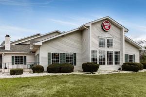 Econo Lodge Inn & Suites