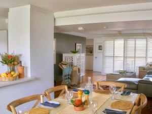 Barefoot 7 Fabulous Fingal Bay