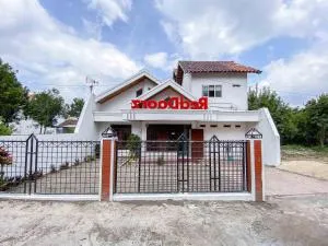 RedDoorz near Eco Green Park Batu - Tlekung