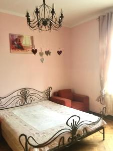 Apartment room in Lviv's Prospekt Shevchenka Apartments