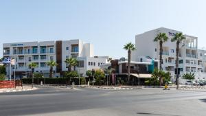 Damon Apartments hotel, 
Pafos, Cyprus.
The photo picture quality can be
variable. We apologize if the
quality is of an unacceptable
level.