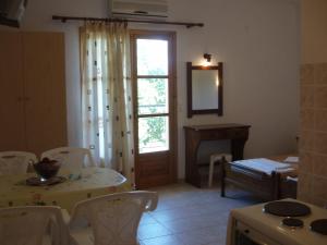 skiathos studios HL