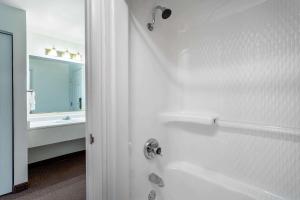 Studio Suite - Non-Smoking room in Inn at Lander Travelodge by Wyndham