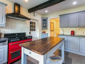 Historically Charming Home with Large Garden- Pass the Keys