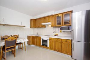 Apartmani Cezar Makarska