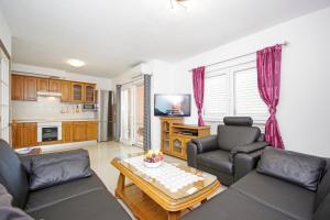 Apartmani Cezar Makarska