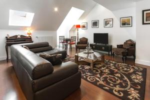 Three-Bedroom loft room in Lisbon Rentals Chiado