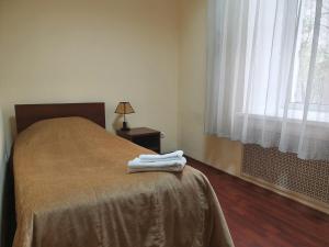 Single Room with Shared Shower and Toilet room in Izumrud Yug Hotel