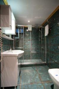 Grand Ambiance Hotel