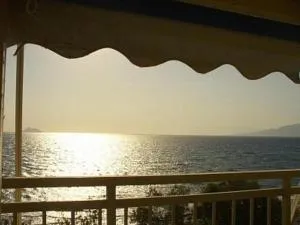 Sunset Holiday Home in Kalamaki - 卡拉马基