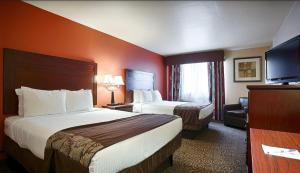 Queen Room with Two Queen Beds and Bath Tub - Mobility/Hearing Accessible - Non-Smoking room in Grand Prairie Hotel