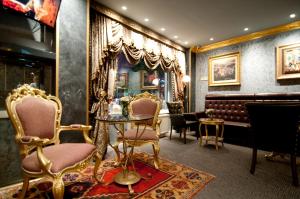 Grand Ambiance Hotel