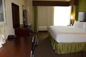 King Room room in Holiday Inn Houston West Energy Corridor, an IHG Hotel