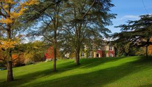 Middle Aston House