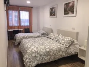 Rooms H Skyline - 比利亚维西奥萨-德奥东