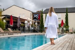 Hotels Relais Saint Jacques - Chateauroux : photos des chambres