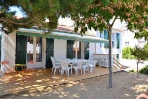 Maisons de vacances Maison de 4 chambres avec jardin clos et wifi a La Tranche sur Mer : photos des chambres