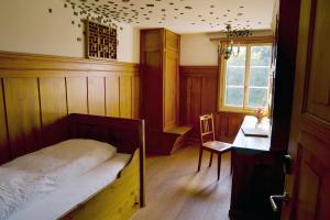 Single Room with Shared Bathroom room in Kloster Dornach / Basel