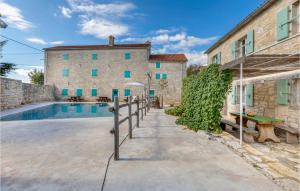 Gorgeous Apartment In Zminj With Wifi