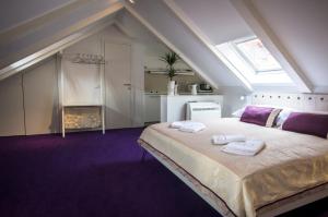 Apartments and Rooms Lejletul