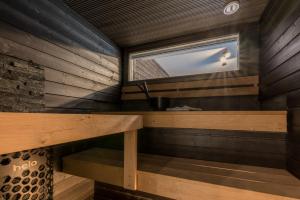 RukaValley Unique47 Ski In - Ski Out