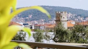 Roso apartment with sea view