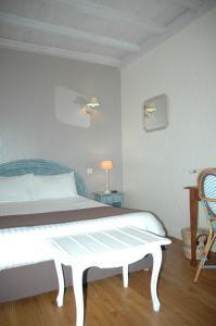 Hotels Hotel L'Ecailler : photos des chambres