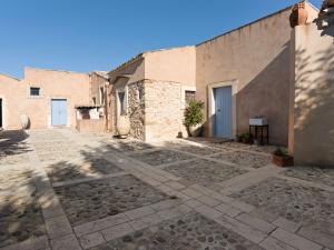 Farmhouse in Noto with Pool and Garden