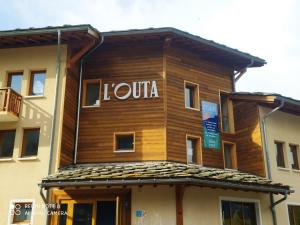 Hotels L'Outa Hotel Restaurant : photos des chambres