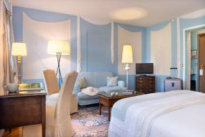 Hotels Chateau De Montreuil : photos des chambres