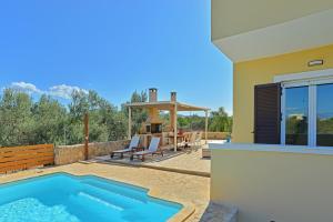 VILLA KONSTANTINOS 6 bedrooms Aegina Greece