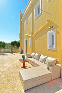 VILLA KONSTANTINOS 6 bedrooms Aegina Greece