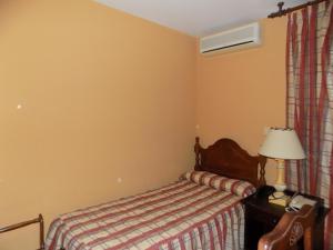 Economy Double or Twin Room room in Hotel Braseria La Barca