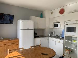 Appartement T2 cabine, capacité 4 personnes, à 600 m de la plage et à 300 m du Golf