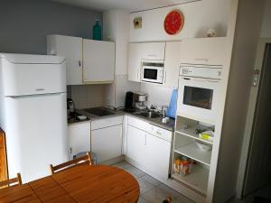 Appartement T2 cabine, capacité 4 personnes, à 600 m de la plage et à 300 m du Golf