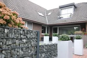 Wohlfühlen in gepflegter 70 qm Oberwohnung - Upgant-Schott