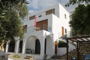 A Crystal Clear House in Pyrgos, Heraklion Crete - Asímion