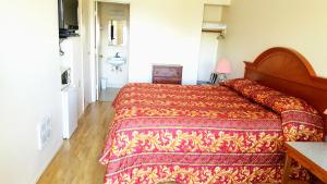 Standard King Room room in Winchester Bay Inn