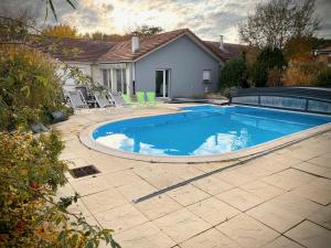 Villas Villa 200m2 avec PISCINE chauffee & SPA & sauna & kota-grill : photos des chambres