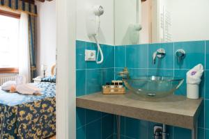 Double or Twin Room with Canal View room in Al Mascaron Ridente